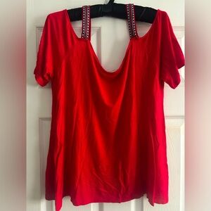 Avenue red cold shoulder top size 14/16